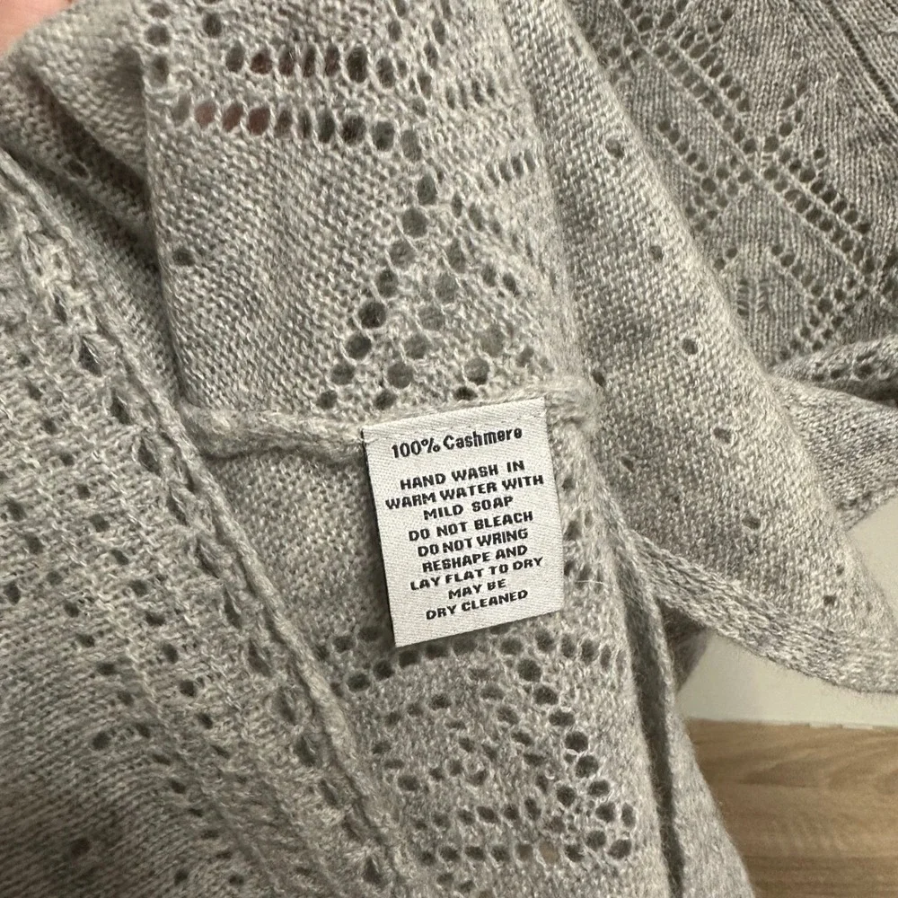 Claudia Nichole 100% Cashmere Lightweight Sweater Sz S Eyelet Tunic Quiet Luxury